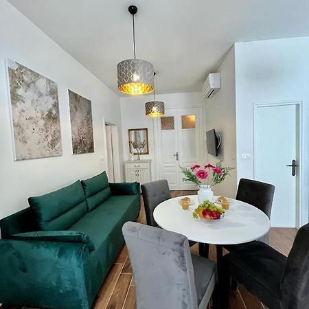 プーラLux Apartmansアパートメント エクステリア 写真