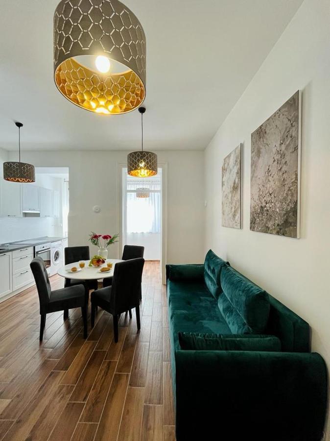 プーラLux Apartmansアパートメント エクステリア 写真