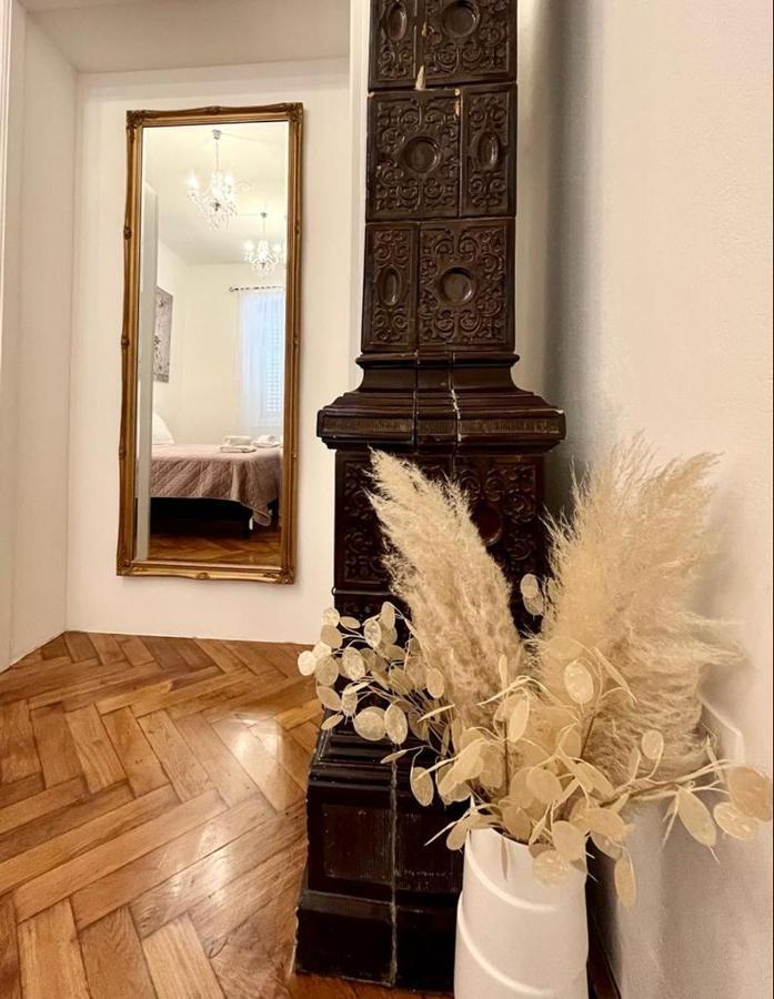 プーラLux Apartmansアパートメント エクステリア 写真