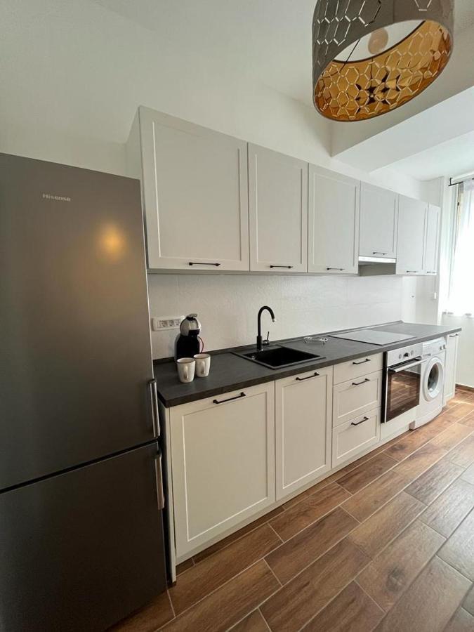 Lux Apartmans プーラ エクステリア 写真