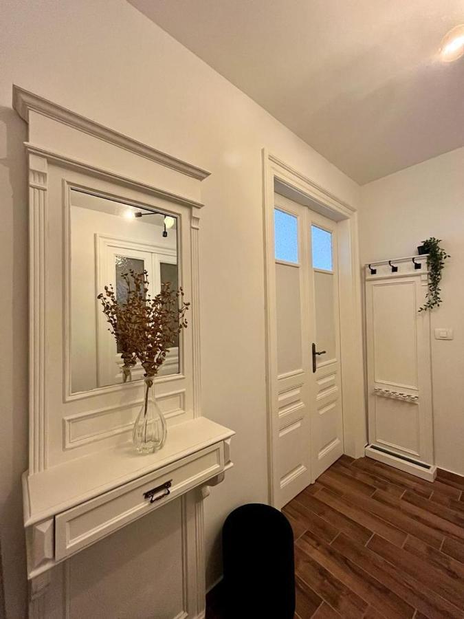 プーラLux Apartmansアパートメント エクステリア 写真