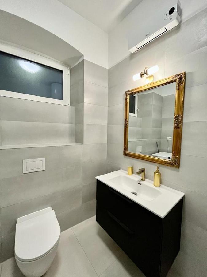 プーラLux Apartmansアパートメント エクステリア 写真