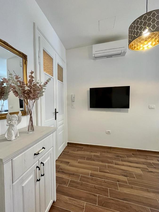Lux Apartmans プーラ エクステリア 写真