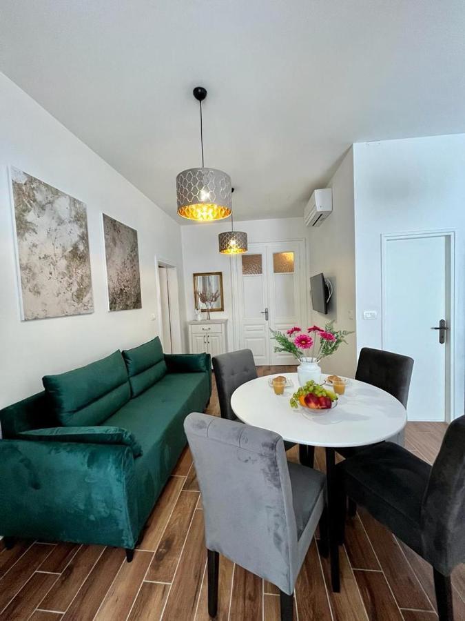 プーラLux Apartmansアパートメント エクステリア 写真