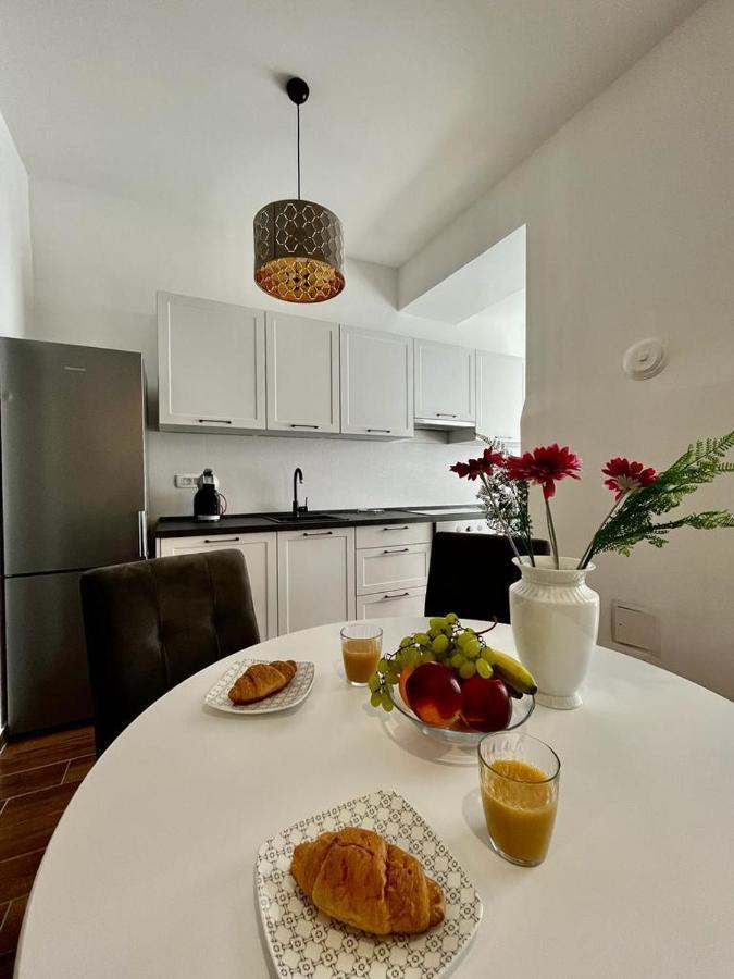 プーラLux Apartmansアパートメント エクステリア 写真